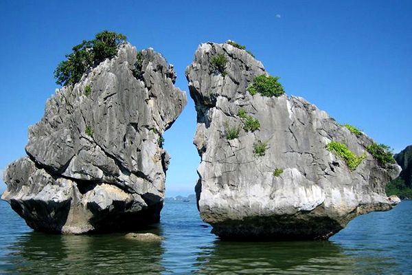 Full-Day Ha Long Tour including Bamboo Boat Ride